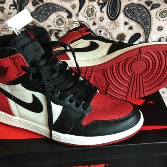 Air Jordan 1 Mid Chicago Toe main image 9